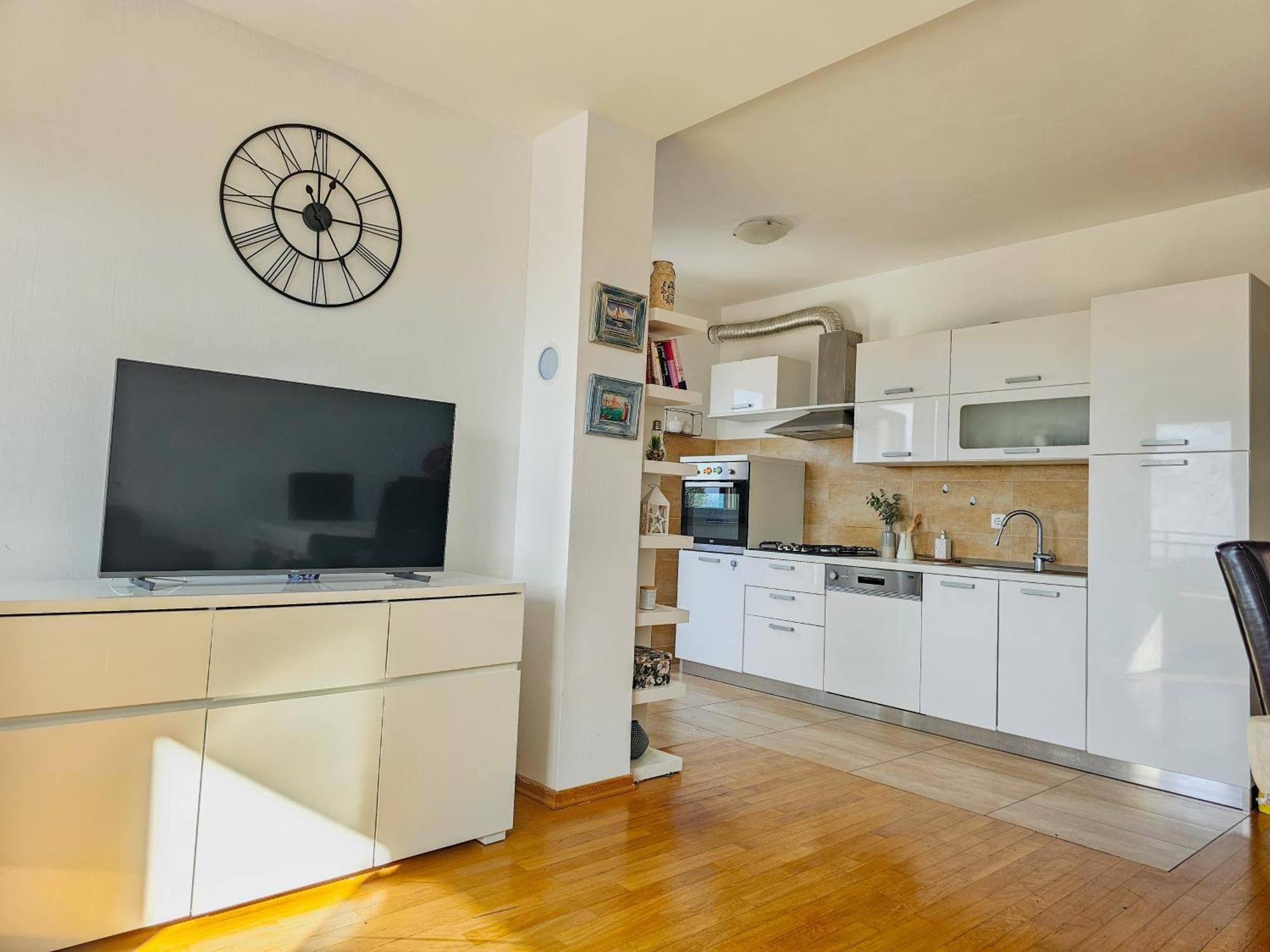 Apartment Stela, 2-bedrooms, Sea View And Parking