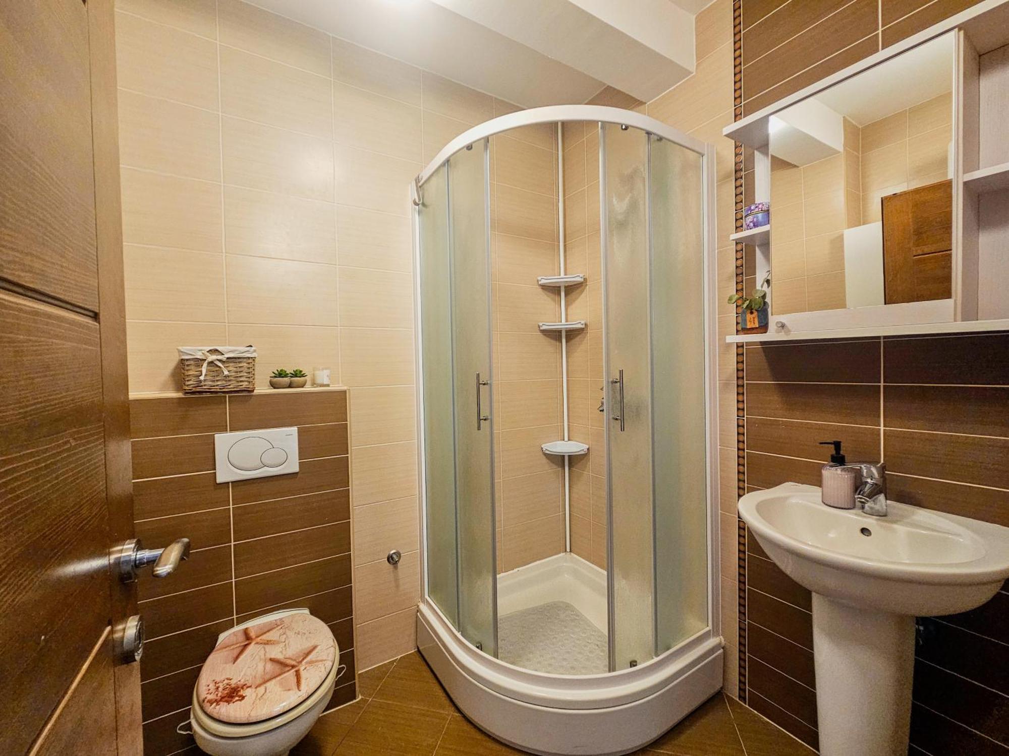 Stela, 2-bedrooms, Sea View And Parking * Makarska