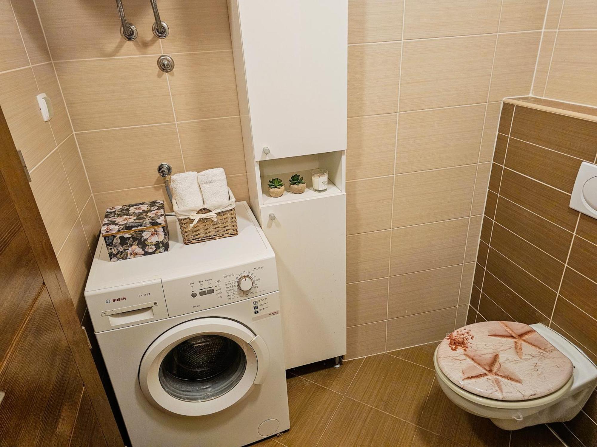 Stela, 2-bedrooms, Sea View And Parking * Makarska