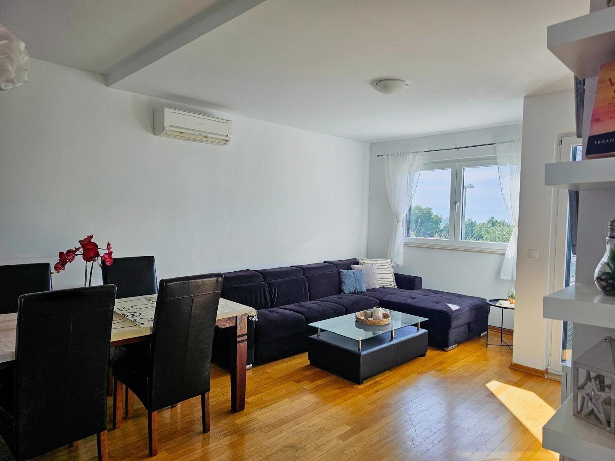 Stela, 2-bedrooms, Sea View And Parking Apartment Makarska